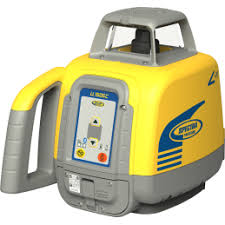 Nivelleuse laser rotative jaune et grise, modèle RL-H500N C, avec panneau de contrôle central et commandes de nivellement.