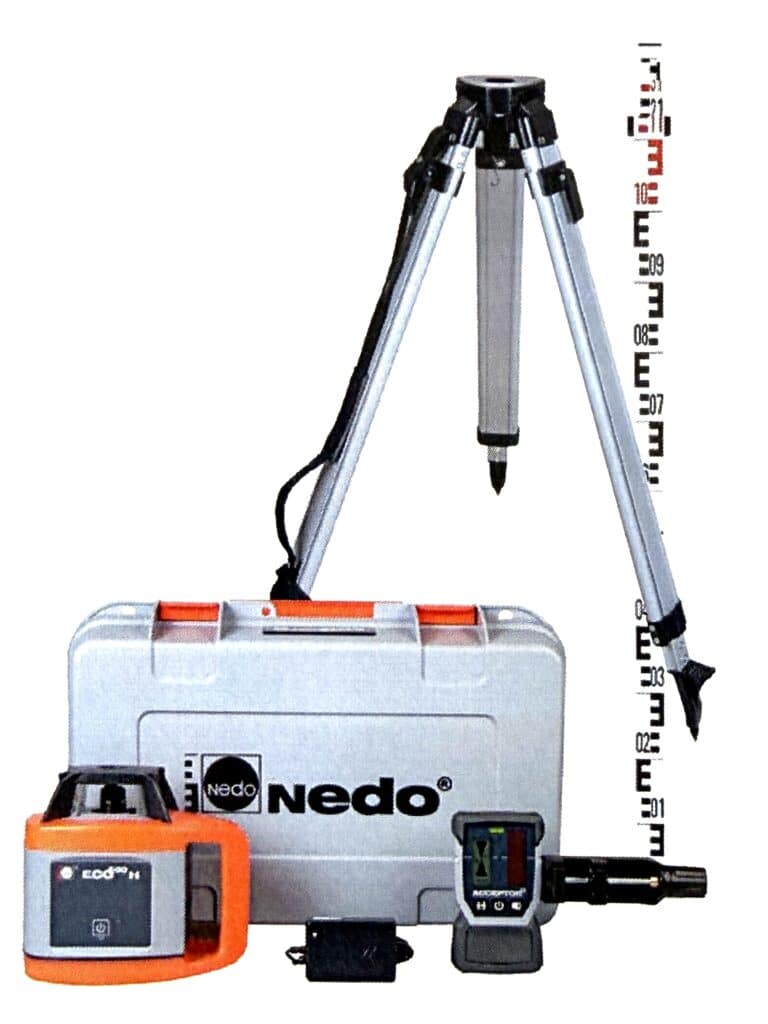 Niveau Laser Rotatif Nedo avec Trépied et Accessoires Kit laser rotatif Nedo avec niveau orange, trépied, récepteur et mallette de transport grise.